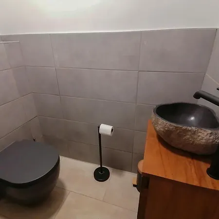 Les Cezennes Hébergement de vacances *