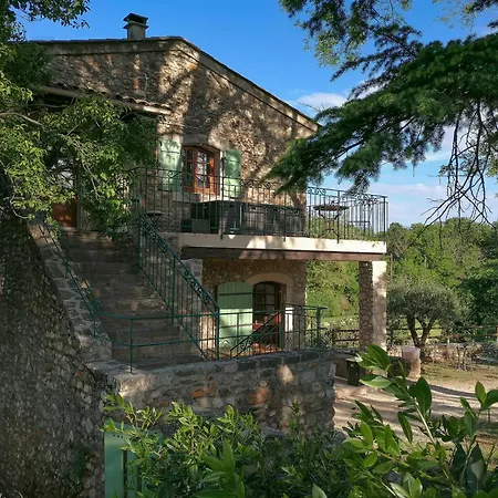Les Cezennes Сент-Амбруа